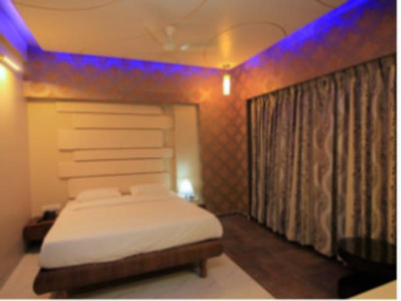 Hotel Sai Dharam Palace Ширди Экстерьер фото