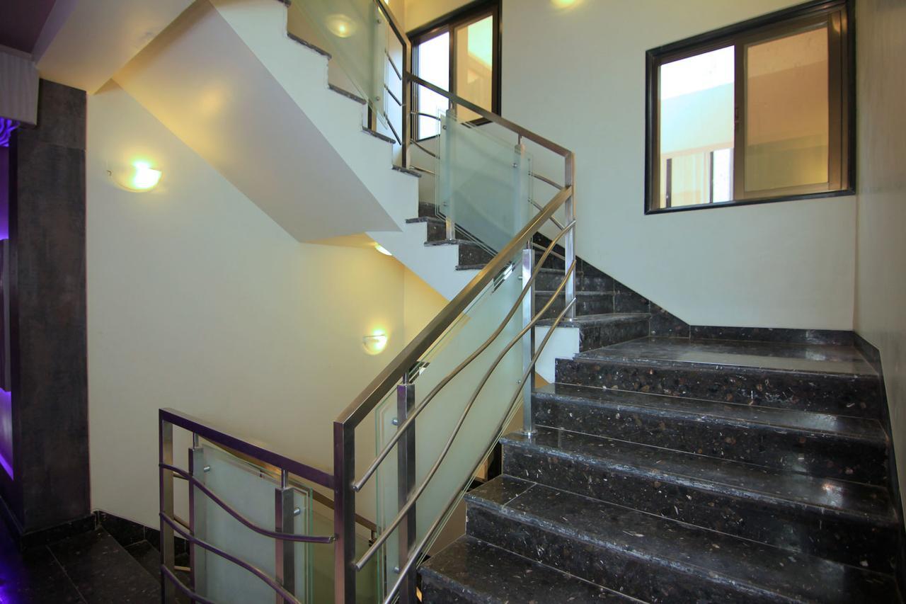 Hotel Sai Dharam Palace Ширди Экстерьер фото