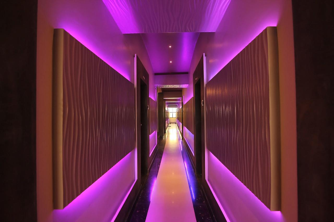 Hotel Sai Dharam Palace Ширди Экстерьер фото