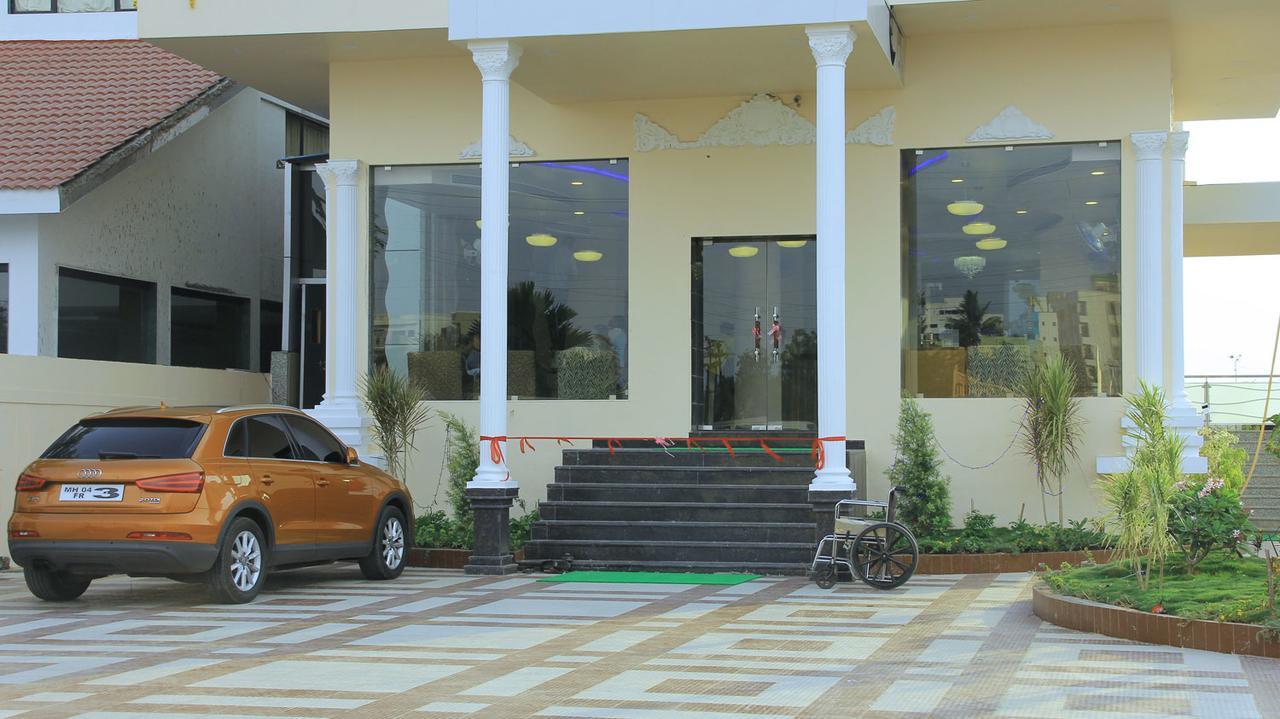 Hotel Sai Dharam Palace Ширди Экстерьер фото