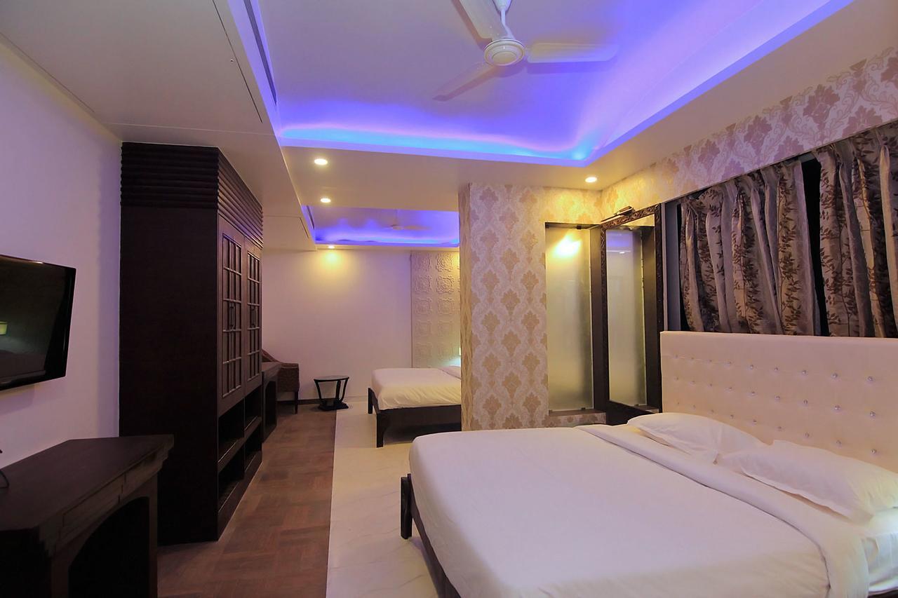 Hotel Sai Dharam Palace Ширди Экстерьер фото