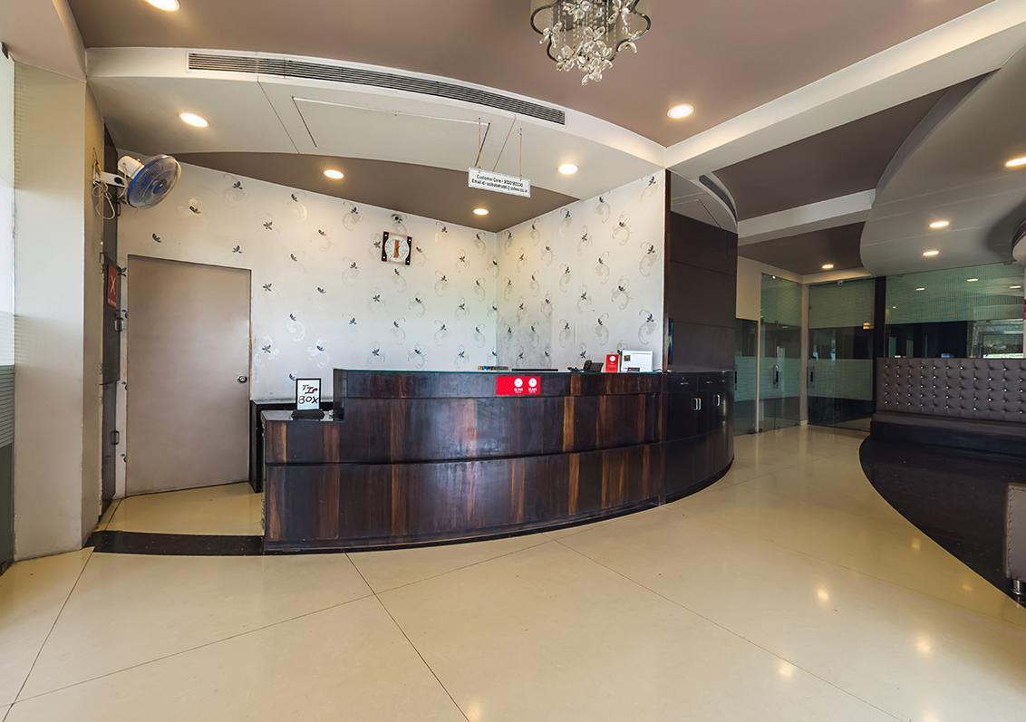 Hotel Sai Dharam Palace Ширди Экстерьер фото